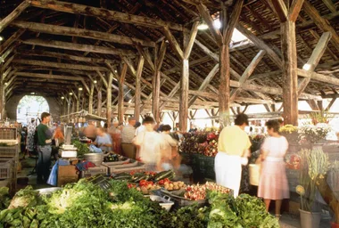 Crémieu market
