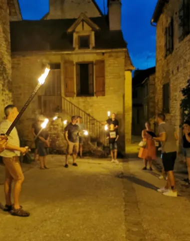 Visite nocturne et contée de Villeneuve-d’Aveyron avec Michel Galaret