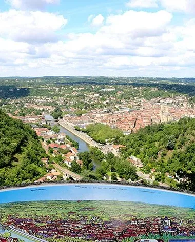 Point de vue et table d’orientation à Villefranche-de-Rouergue