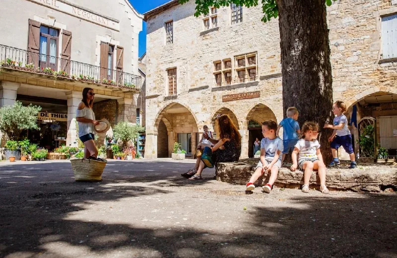 Tourismusbüro West Aveyron – Büro Villeneuve: Außenbereich