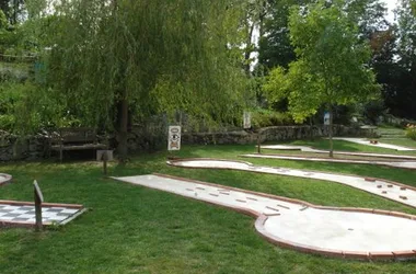 Mini Golf La Source Aveyron : Le Parcours de la Transformation