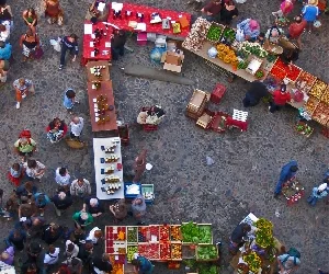 Grand marché de Villefranche, le jeudi matin