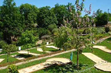 Mini Golf La Source Aveyron : Le Parcours de la Transformation