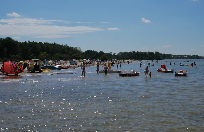 Plage surveillée d’Hourtin-Port