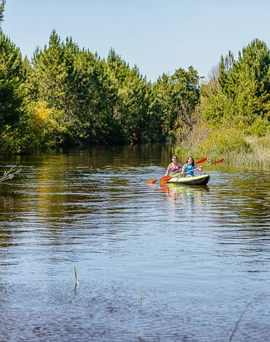 Canoë kayak et paddle sur le canal des étangs du Porge