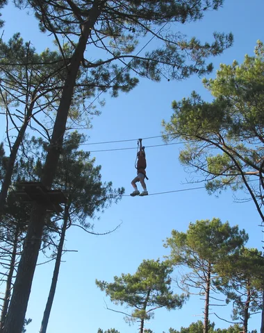 Parcours acrobatique forestier du Parc de Loisirs du Four