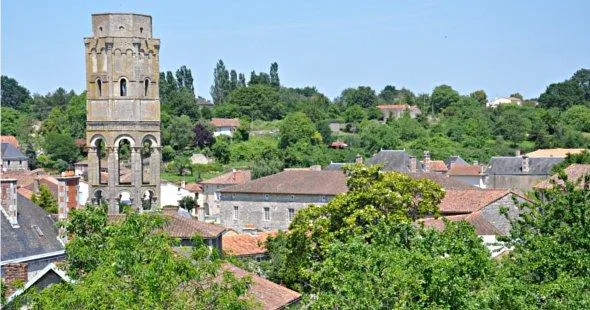 Abbaye Saint Sauveur de Charroux_1