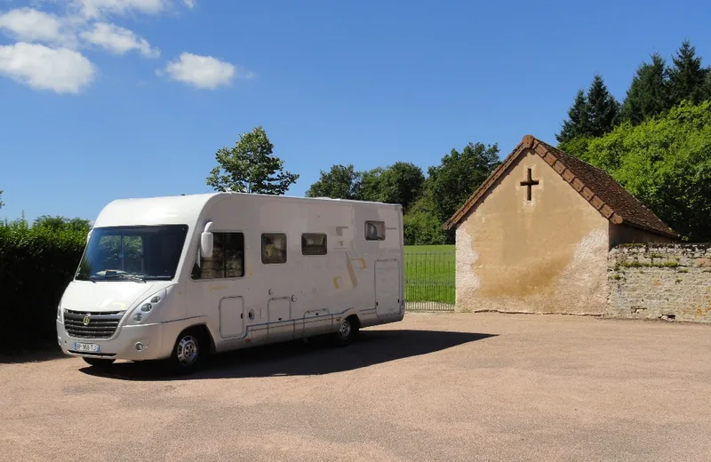 Aire-Camping-Car-PRESSY-SOUS-DONDIN--3--WEB