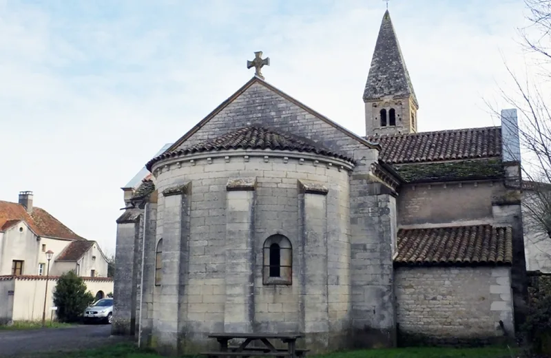 Chissey-les-Mâcon : chevet de l'église