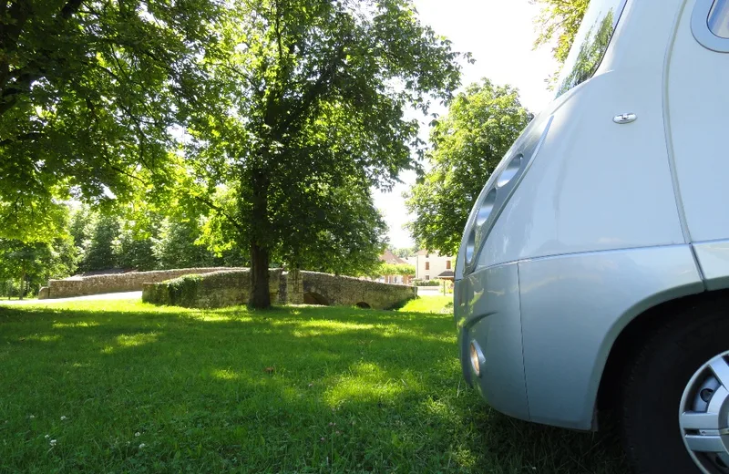 Aire-Camping-Car-Salornay-sur-Guye--2--web-2