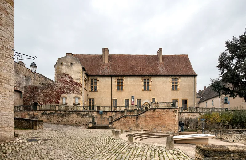 Abbaye de Cluny, palais de Jean de Bourbon