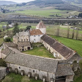 Visite de la cour et du tinailler du Château des Moines