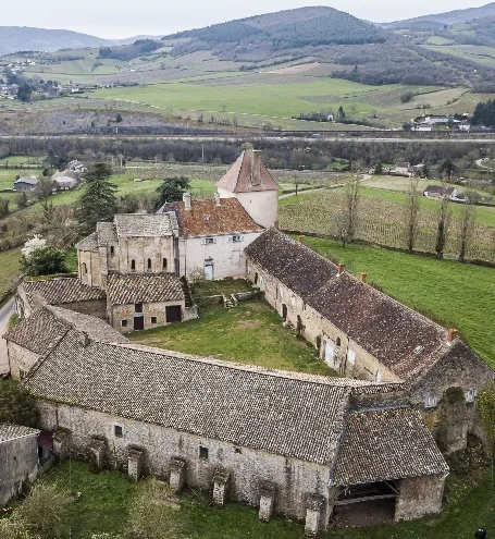 Visite de la cour et du tinailler du Château des Moines