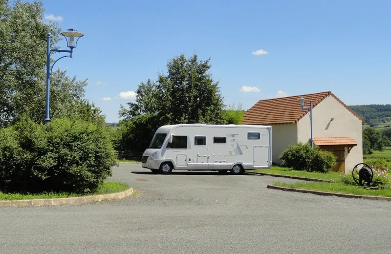 Aire-Camping-car-Saint-Marcellin-de-Cray--2--web