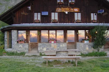 el Refugio frente al Mont-Blanc