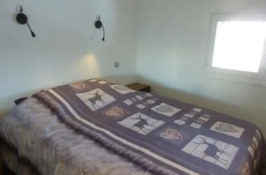 bedroom 1- double bed