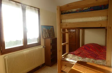 Bedroom 4 with bunk beds (80 x 190)