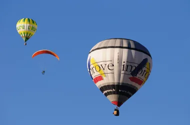 Paragliding and Hot Air Ballooning