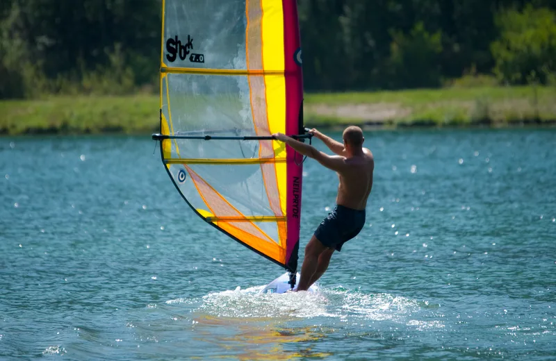 Ilettes windsurfing lake