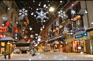 Nieve en el centro de la ciudad de Chamonix