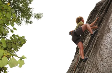 Cordon climbing rock
