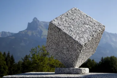 Granite cube company Laurenzio
