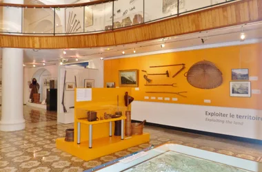 Museo Alpino de Chamonix: sala de monumentos que explotan el territorio