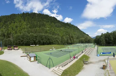 Terrain de tennis - Parc de loisirs du Pontet