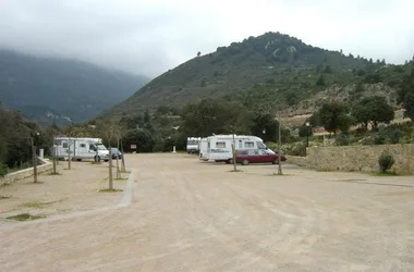 AIRE DE SERVICES POUR CAMPING-CARS