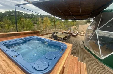 GLAMPING DOME LES CIGALES – DOME DU ROCHER ROUGE