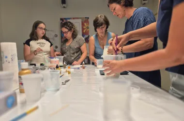 Atelier création en jesmonite – les découvertes de l’office