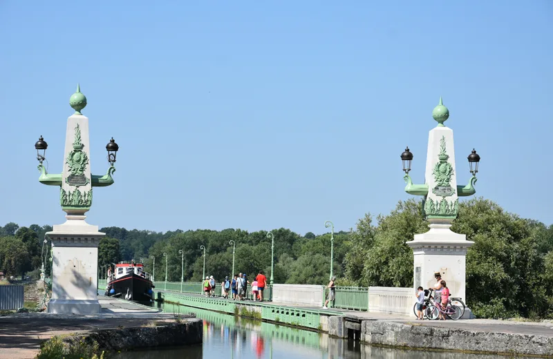 Briare - Pont canal Loire à vélo - 23 juillet 2018-  OT Terres de Loire et Canaux - IRémy (1)