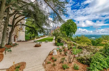 Chateau_sancerre_vasarely_vue_panoramique_parc_01