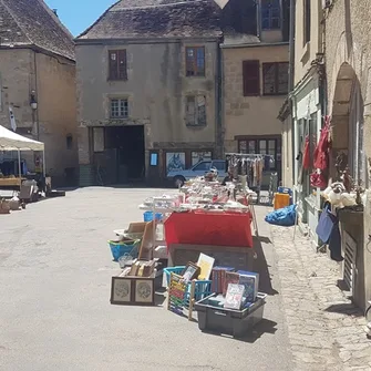 Brocante à Saint-Benoît