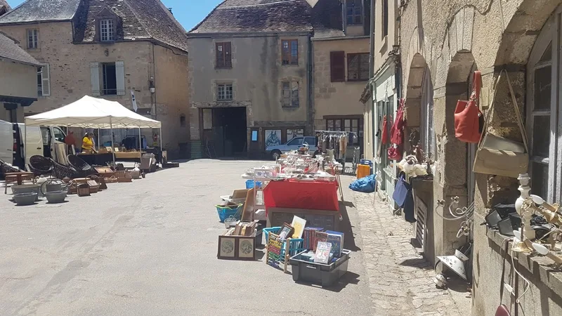 Brocante à Saint-Benoît