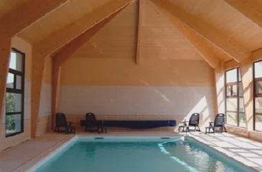 Gîte avec piscine couverte