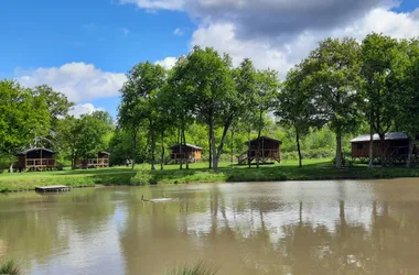 Parc Résidentiel de Loisirs – Les lodges en bois de la Ferme des poulardières