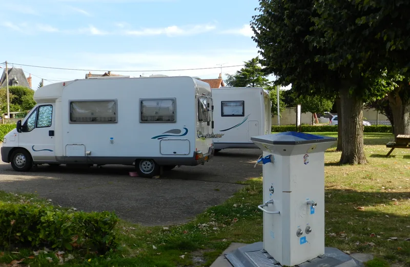 Aire camping-cars (services et stationnement) à Montoire-sur-le Loir