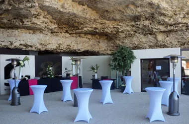 Terrasse sous voûte Grottes du Foulon