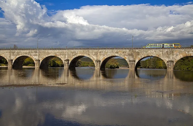 Bateau promenade – Embarquez sur nos croisières sur le Canal Latéral à la Loire – Halte nautique du Guétin – Cuffy