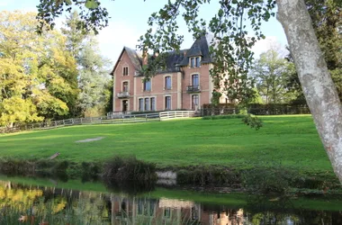patrimoine-menestreau-en-vilette-domaine-du-ciran-chateau-cote-jardin-2