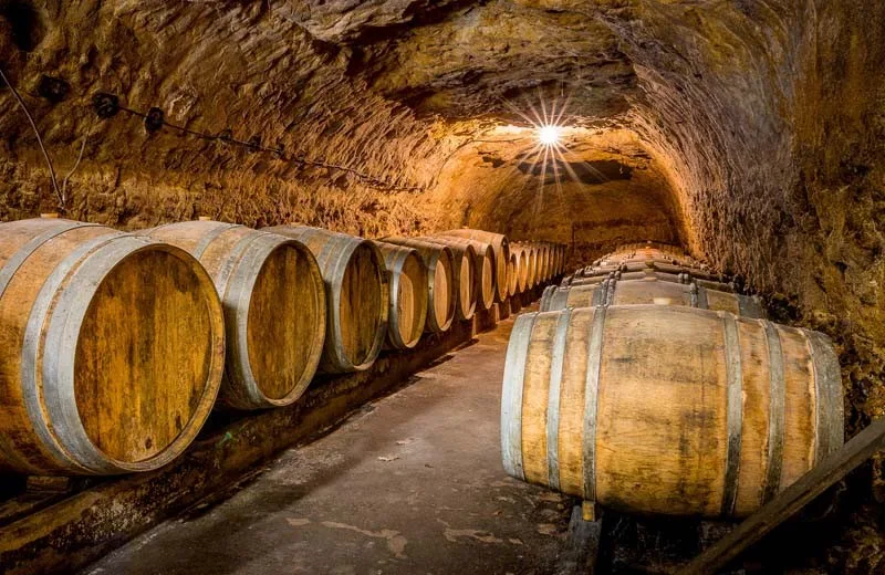 Le Fascinant Week-End au Domaine Nicolas Paget : Ils se mettent en 4 pour nos 5 vins : Dégustation, visites de caves troglodyteset balade en side-car