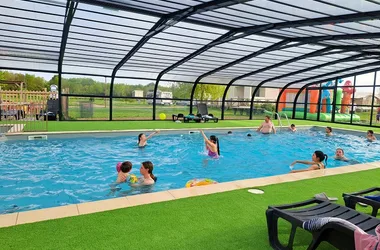 The swimming pool - Loire et Chateaux campsite, Bréhémont.