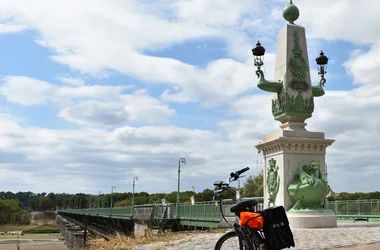 Briare -  pont canal vélos - 22 août 2018 - OT Terres de loire et Canaux - IRémy (40)