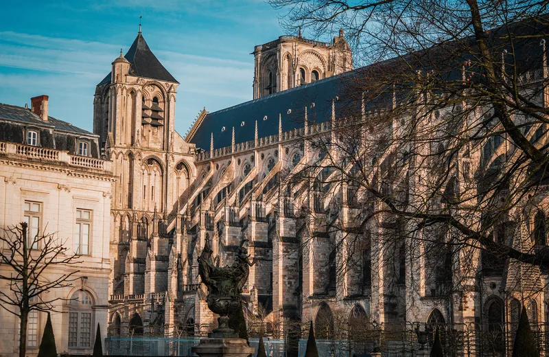CATHEDRALEBOURGES0