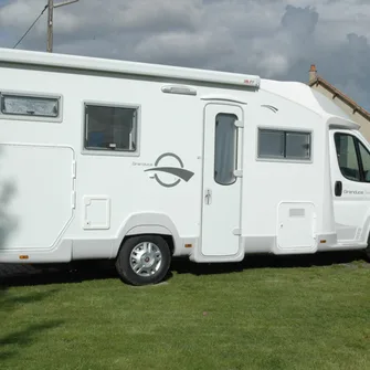 Aire de camping-car à Brunelles