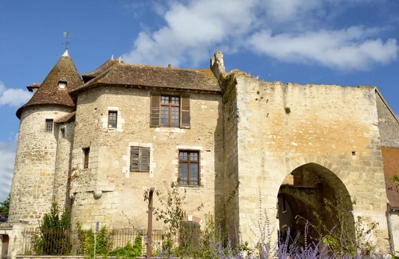sologne-mennetou-village-medieval-prieure