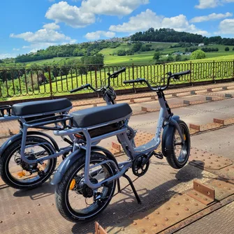 Location vélos CARGO à assistance électrique à l’accueil de Sancerre