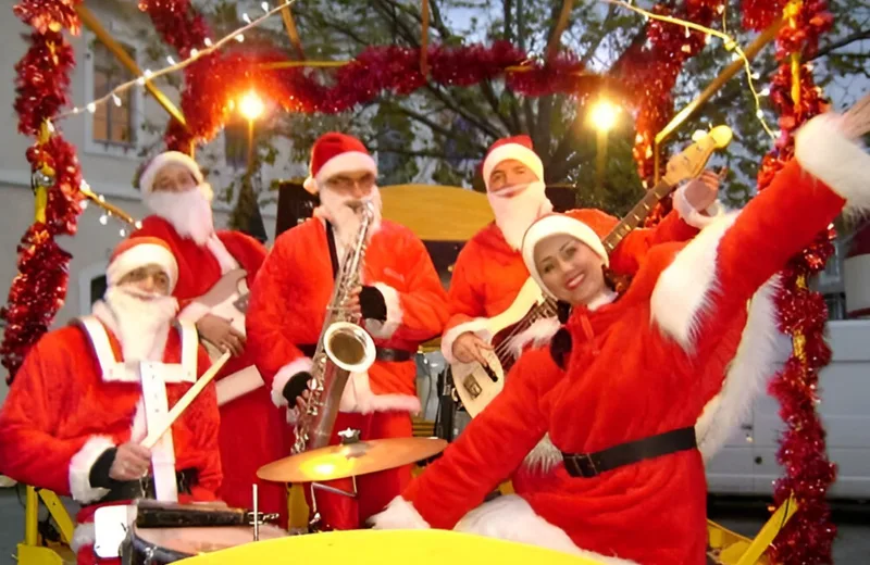 Noël à Chartres :  « Spectacle Papa Noël Band »