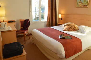 Brit Hotel Entre Beauce et Perche